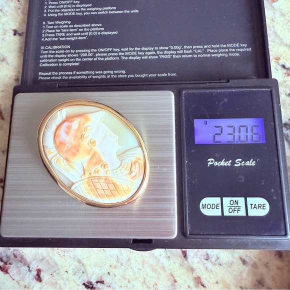 Vintage 14K Gold Exquisite Cameo Shell Athena HUGE Oval Brooch Pin/ Pend… - Picture 16 of 17